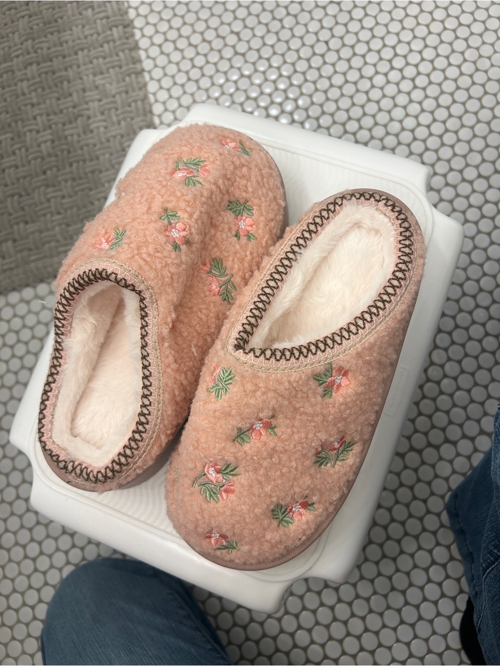 Cozy Floral Embroidered Pink Slippers